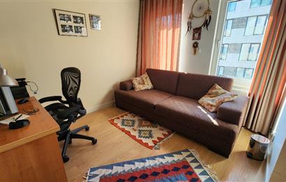 C21 DEN İSTANBUL BİS SİTESİ'NDE SATILIK HAVUZ CEPHELİ 2+1 DAİRE