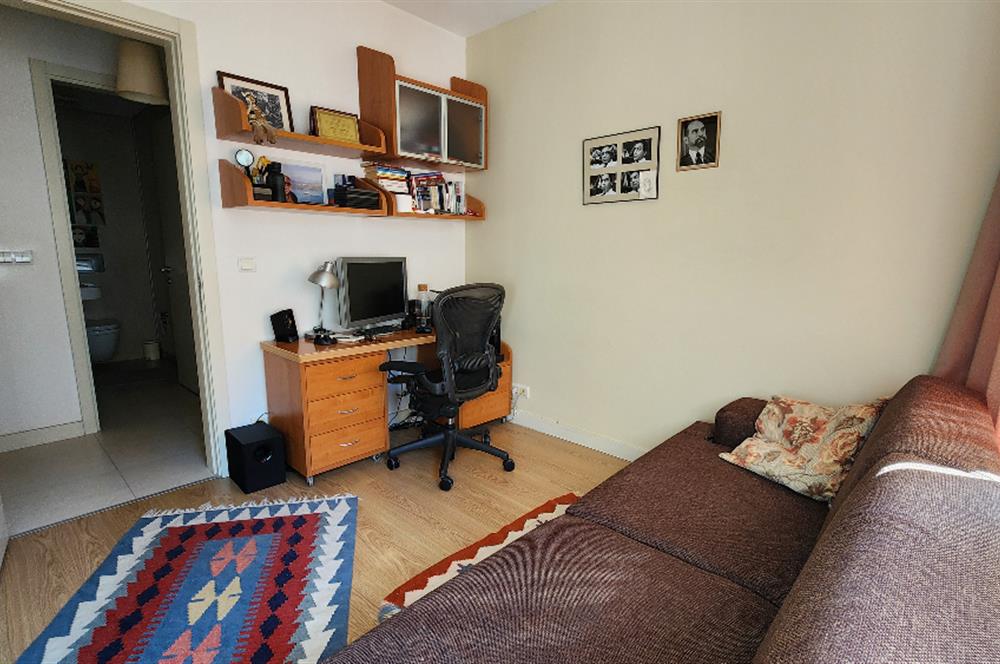 C21 DEN İSTANBUL BİS SİTESİ'NDE SATILIK HAVUZ CEPHELİ 2+1 DAİRE