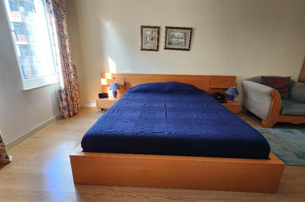 C21 DEN İSTANBUL BİS SİTESİ'NDE SATILIK HAVUZ CEPHELİ 2+1 DAİRE