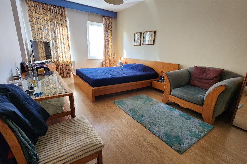 C21 DEN İSTANBUL BİS SİTESİ'NDE SATILIK HAVUZ CEPHELİ 2+1 DAİRE