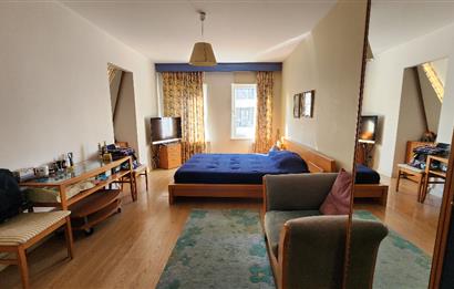 C21 DEN İSTANBUL BİS SİTESİ'NDE SATILIK HAVUZ CEPHELİ 2+1 DAİRE