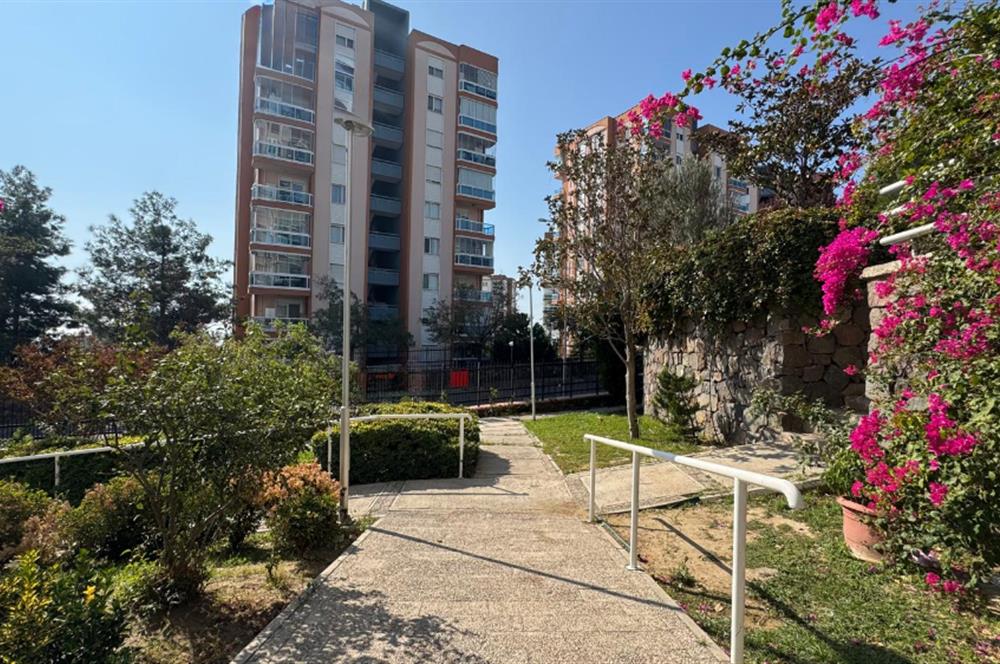 Yüksek Vadi Evleri'nde Doğa ve Deniz Manzaralı 3+1 Kiralık Daire
