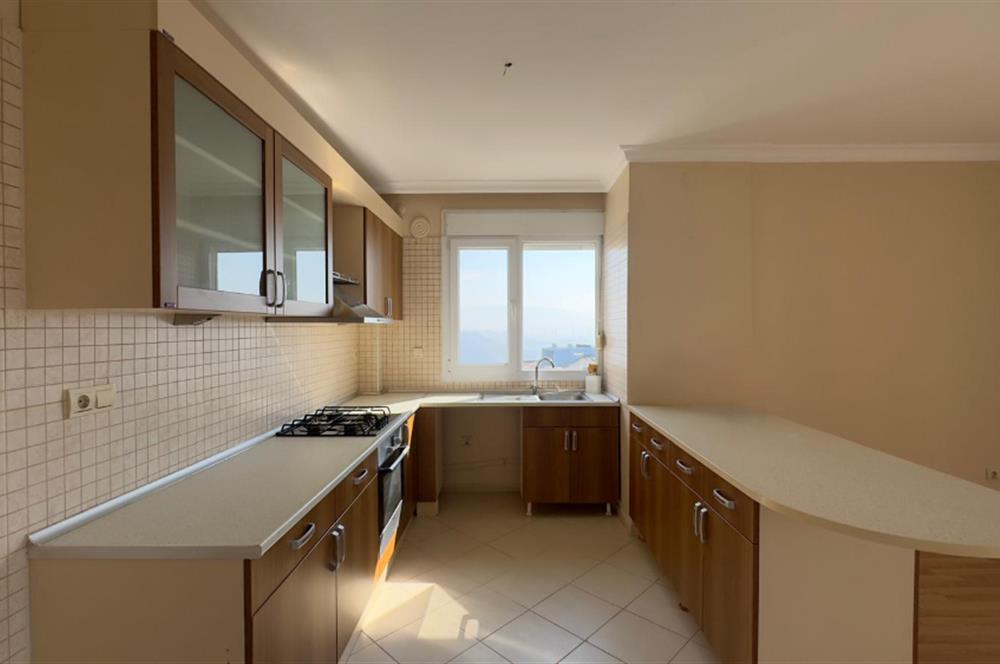 Yüksek Vadi Evleri'nde Doğa ve Deniz Manzaralı 3+1 Kiralık Daire