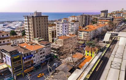 BAĞDAT CADDESİ ÜZERİNDE SATILIK YATIRIMLIK 3 DÜKKANLI BİNA