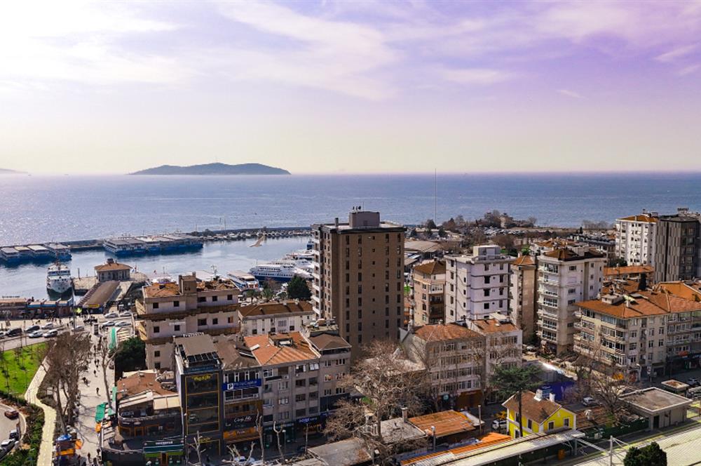 BAĞDAT CADDESİ ÜZERİNDE SATILIK YATIRIMLIK 3 DÜKKANLI BİNA
