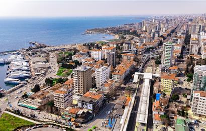 BAĞDAT CADDESİ ÜZERİNDE SATILIK YATIRIMLIK 3 DÜKKANLI BİNA