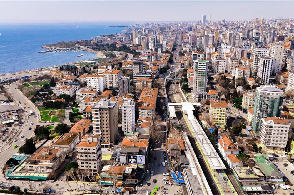 BAĞDAT CADDESİ ÜZERİNDE SATILIK YATIRIMLIK 3 DÜKKANLI BİNA