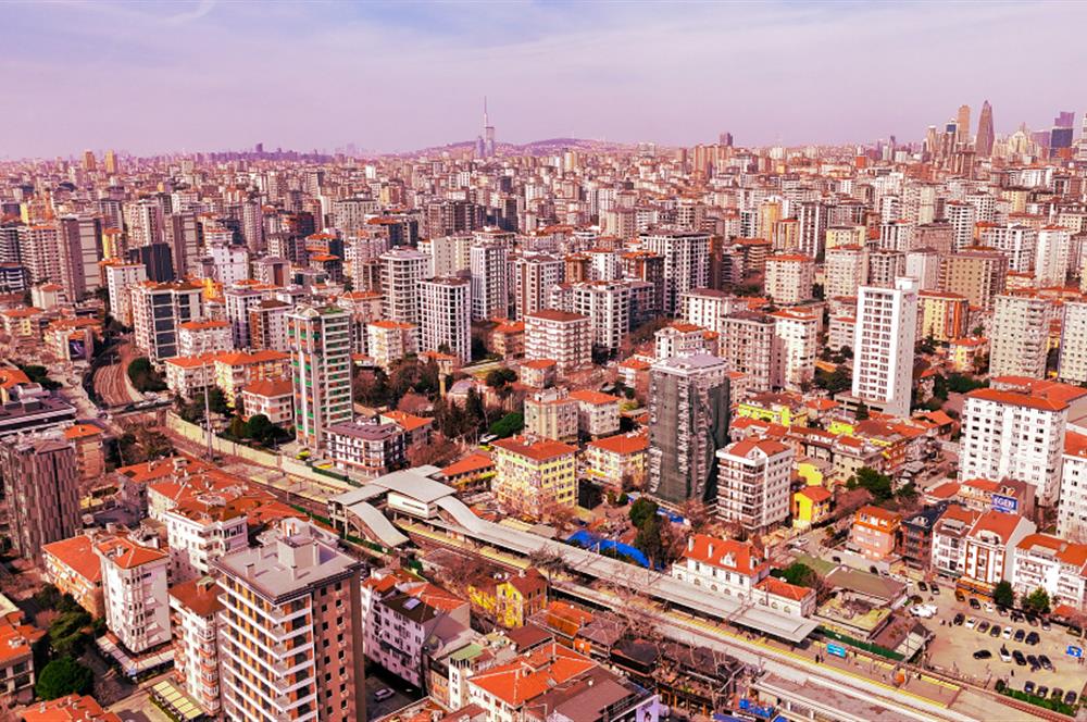 BAĞDAT CADDESİ ÜZERİNDE SATILIK YATIRIMLIK 3 DÜKKANLI BİNA