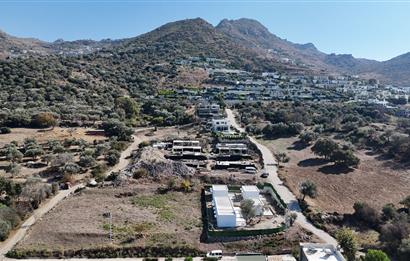 Bodrum Turgutreis Marinaya Yürüme Mesafesinde Deniz ve Şehir Manzaralı Müstakil 1.000m2 İmarlı Arsa