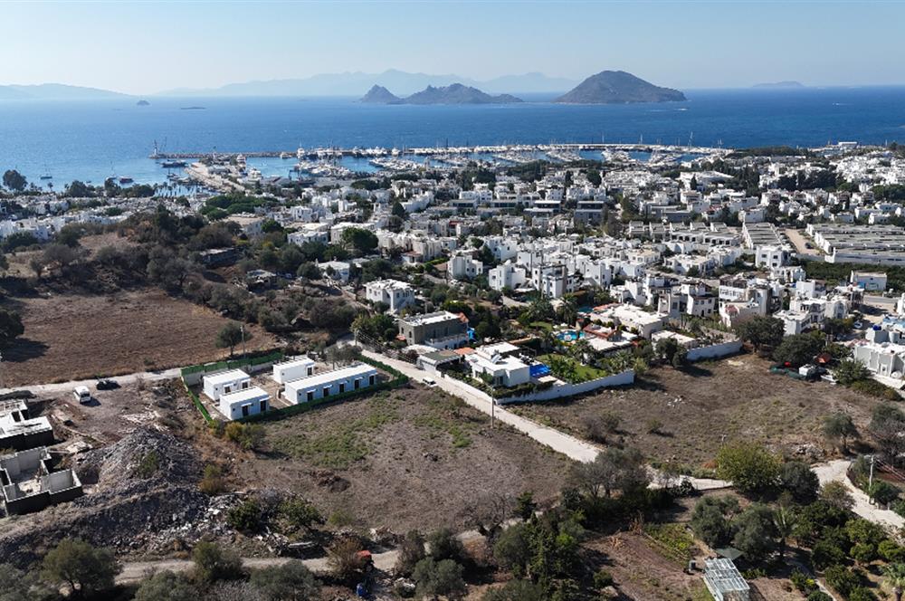 Bodrum Turgutreis Marinaya Yürüme Mesafesinde Deniz ve Şehir Manzaralı Müstakil 1.000m2 İmarlı Arsa