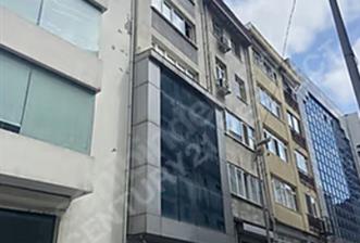 ŞİŞLİ MEŞRUTİYET MAHALLESİN'DE MERKEZİ KONUMDA 1+1 DAİRE