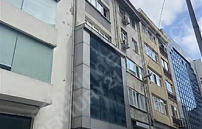 ŞİŞLİ MEŞRUTİYET MAHALLESİN'DE MERKEZİ KONUMDA 1+1 DAİRE