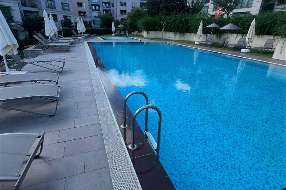 C21 DEN İSTANBUL BİS SİTESİ'NDE SATILIK HAVUZ CEPHELİ 2+1 DAİRE