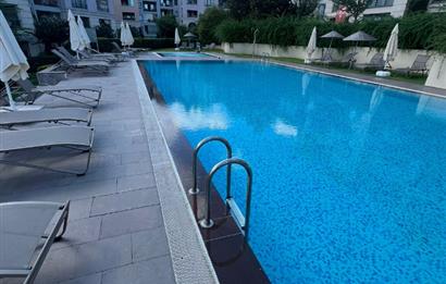 C21 DEN İSTANBUL BİS SİTESİ'NDE SATILIK HAVUZ CEPHELİ 2+1 DAİRE