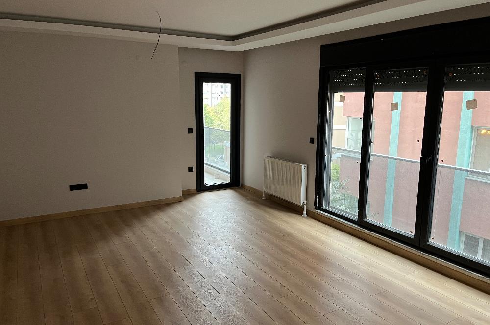 Minibüs Caddesi Üzerinde Çemenzar’da 3+1 Sıfır Daire
