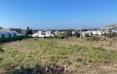 Bodrum Turgutreis Marinaya Yürüme Mesafesinde Deniz ve Şehir Manzaralı Müstakil 1.000m2 İmarlı Arsa