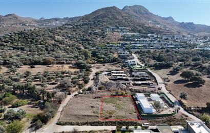 Bodrum Turgutreis Marinaya Yürüme Mesafesinde Deniz ve Şehir Manzaralı Müstakil 1.000m2 İmarlı Arsa