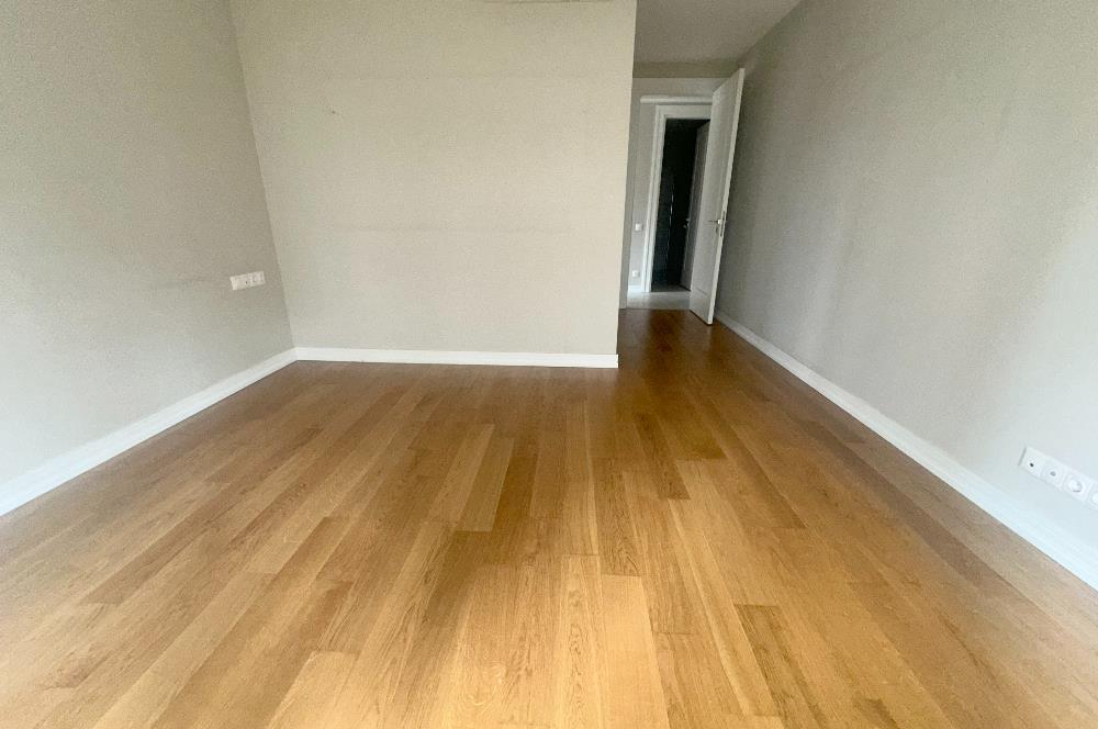 KADIKÖY SUADİYE MAH. PEMBEGÜL SOK. SATILIK 3 + 1 DAİRE
