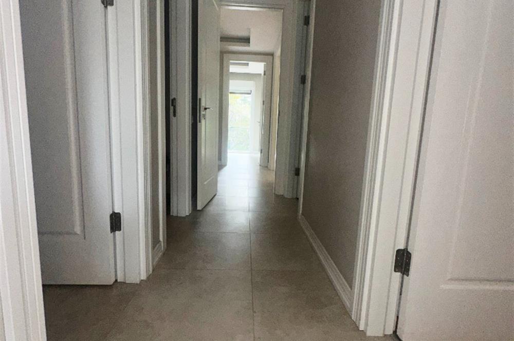 KADIKÖY SUADİYE MAH. PEMBEGÜL SOK. SATILIK 3 + 1 DAİRE
