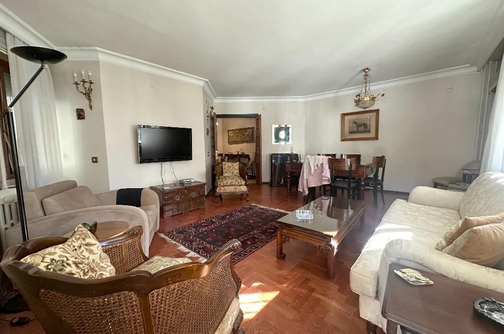 KADIKÖY, SUADİYE MAH. KUZU SOK. SAHİLE 200 Mt. SATILIK DAİRE