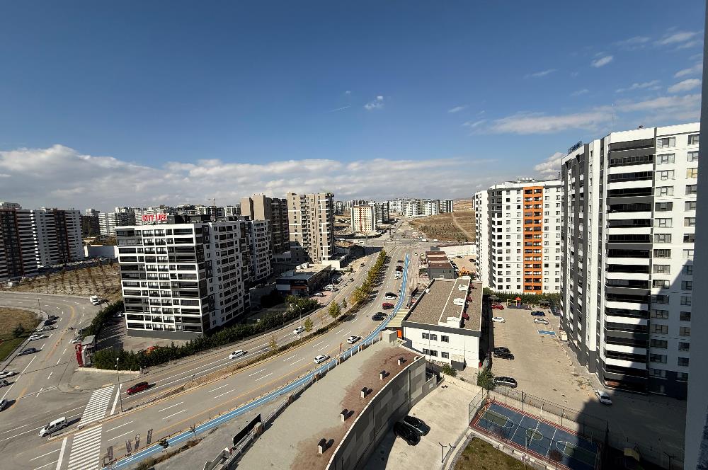 LAVİVA ZİRVE SİTESİNDE SATILIK GENİŞ 2+1