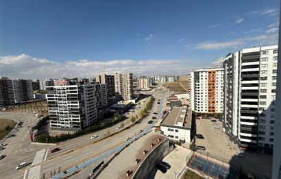LAVİVA ZİRVE SİTESİNDE SATILIK GENİŞ 2+1