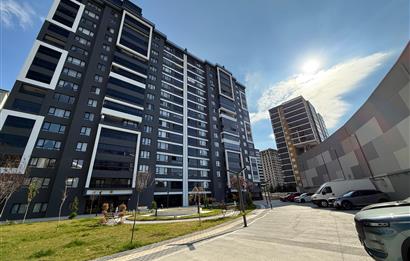 LAVİVA ZİRVE SİTESİNDE SATILIK GENİŞ 2+1