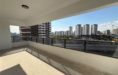 GÖKSU TOWER'DA EBEVEYN BANYOLU GENİŞ 2+1 SATILIK DAİRE