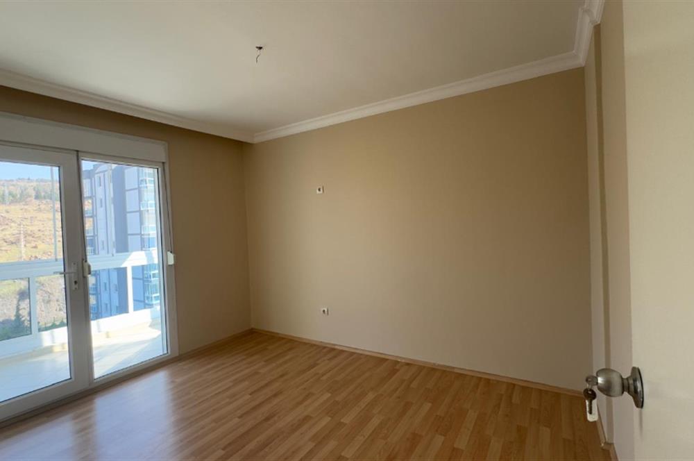 Yüksek Vadi Evleri'nde Doğa ve Deniz Manzaralı 3+1 Kiralık Daire