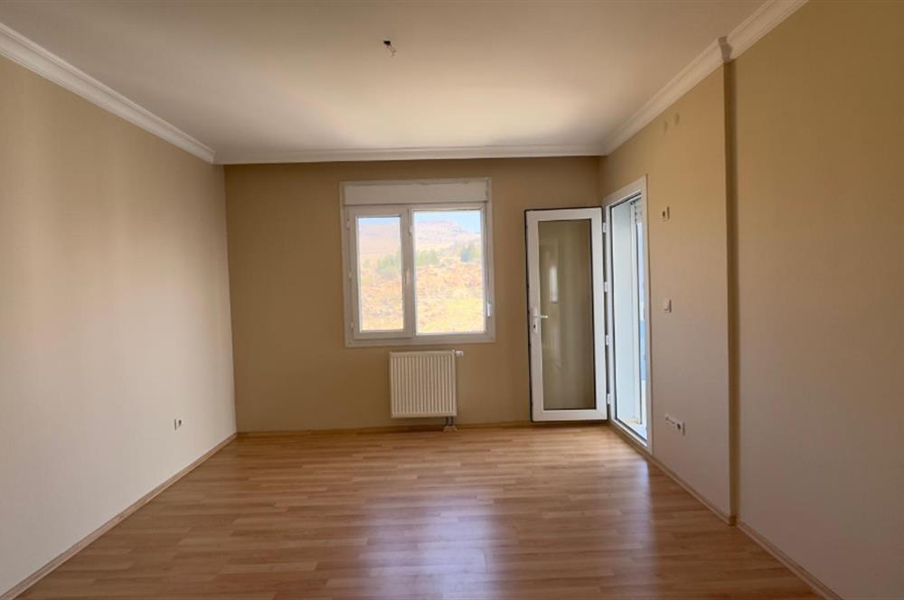 Yüksek Vadi Evleri'nde Doğa ve Deniz Manzaralı 3+1 Kiralık Daire