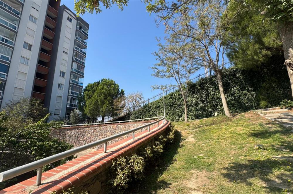 Yüksek Vadi Evleri'nde Doğa ve Deniz Manzaralı 3+1 Kiralık Daire