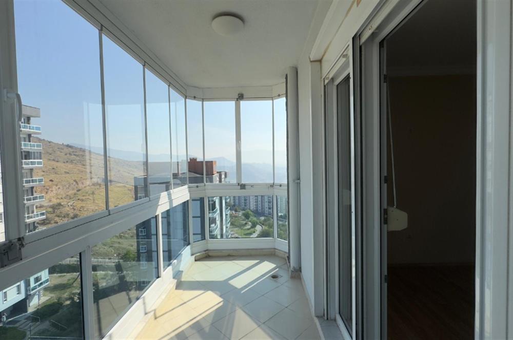 Yüksek Vadi Evleri'nde Doğa ve Deniz Manzaralı 3+1 Kiralık Daire