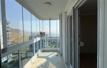 Yüksek Vadi Evleri'nde Doğa ve Deniz Manzaralı 3+1 Kiralık Daire