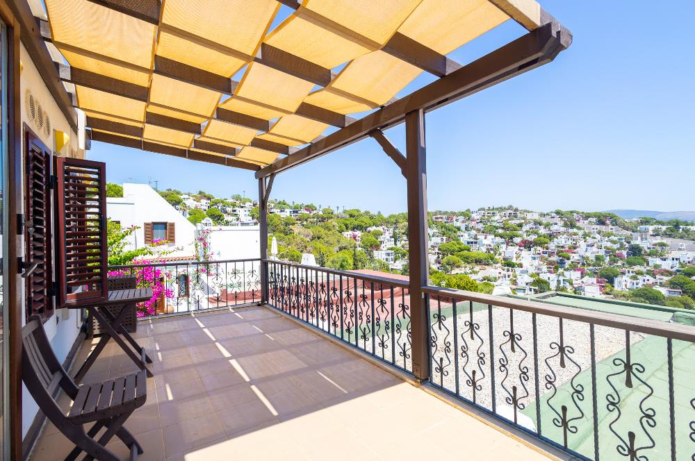 Bodrum Bitez Aktur Sitesinde Deniz Manzaralı 3+1 Satılık Villa