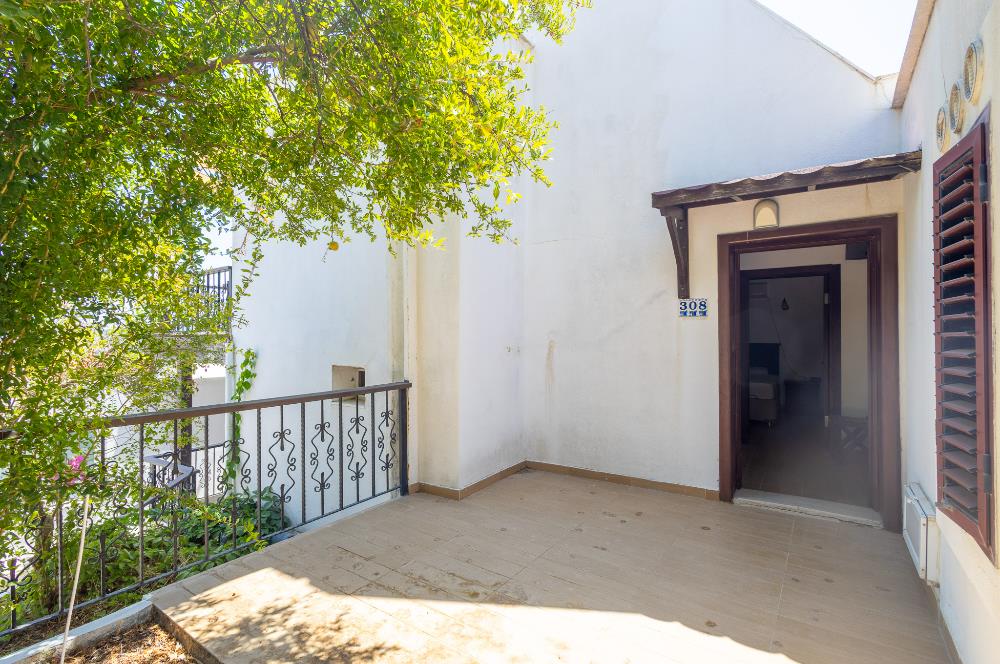 Bodrum Bitez Aktur Sitesinde Deniz Manzaralı 3+1 Satılık Villa