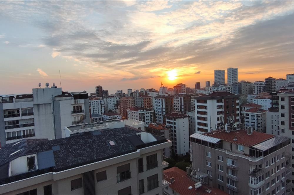 Göztepe'de Oyuncak Müzesi Sokağı'nda Deniz Manzaralı Satılık Dubleks Daire