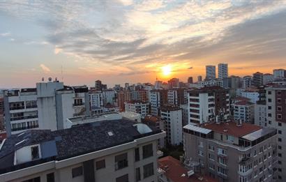 Göztepe'de Oyuncak Müzesi Sokağı'nda Deniz Manzaralı Satılık Dubleks Daire