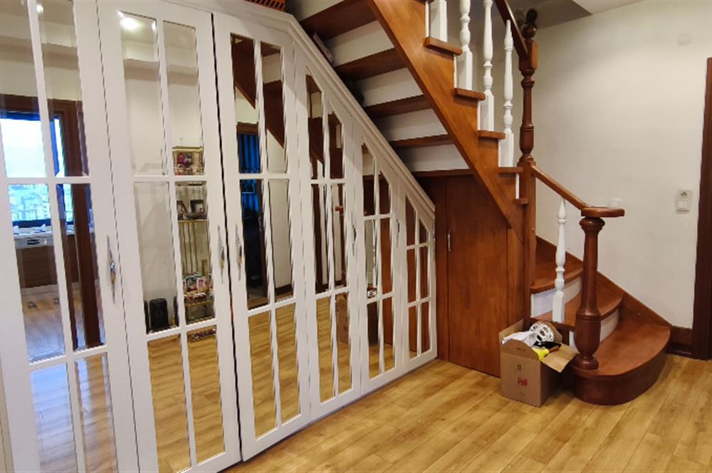 Göztepe'de Oyuncak Müzesi Sokağı'nda Deniz Manzaralı Satılık Dubleks Daire