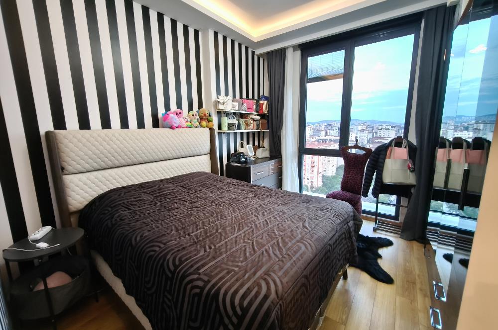 Göztepe'de Oyuncak Müzesi Sokağı'nda Deniz Manzaralı Satılık Dubleks Daire