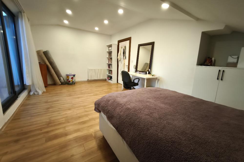 Göztepe'de Oyuncak Müzesi Sokağı'nda Deniz Manzaralı Satılık Dubleks Daire