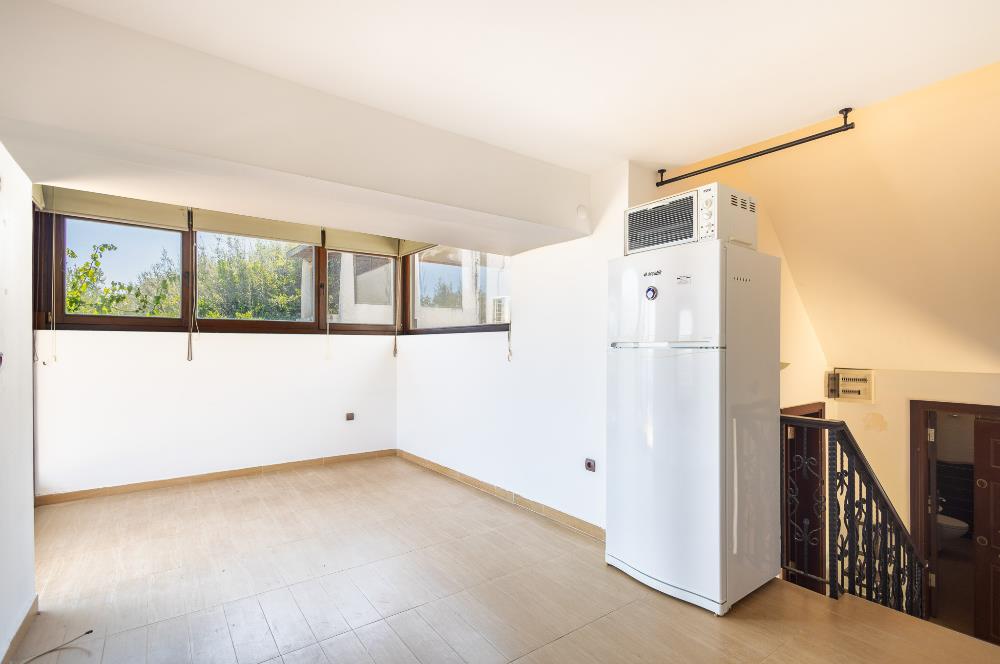 Bodrum Bitez Aktur Sitesinde Deniz Manzaralı 3+1 Satılık Villa