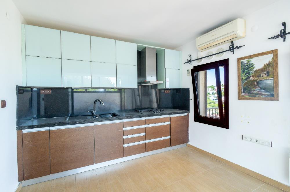 Bodrum Bitez Aktur Sitesinde Deniz Manzaralı 3+1 Satılık Villa