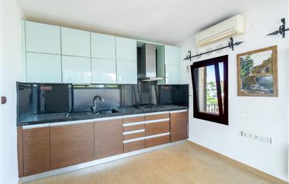 Bodrum Bitez Aktur Sitesinde Deniz Manzaralı 3+1 Satılık Villa