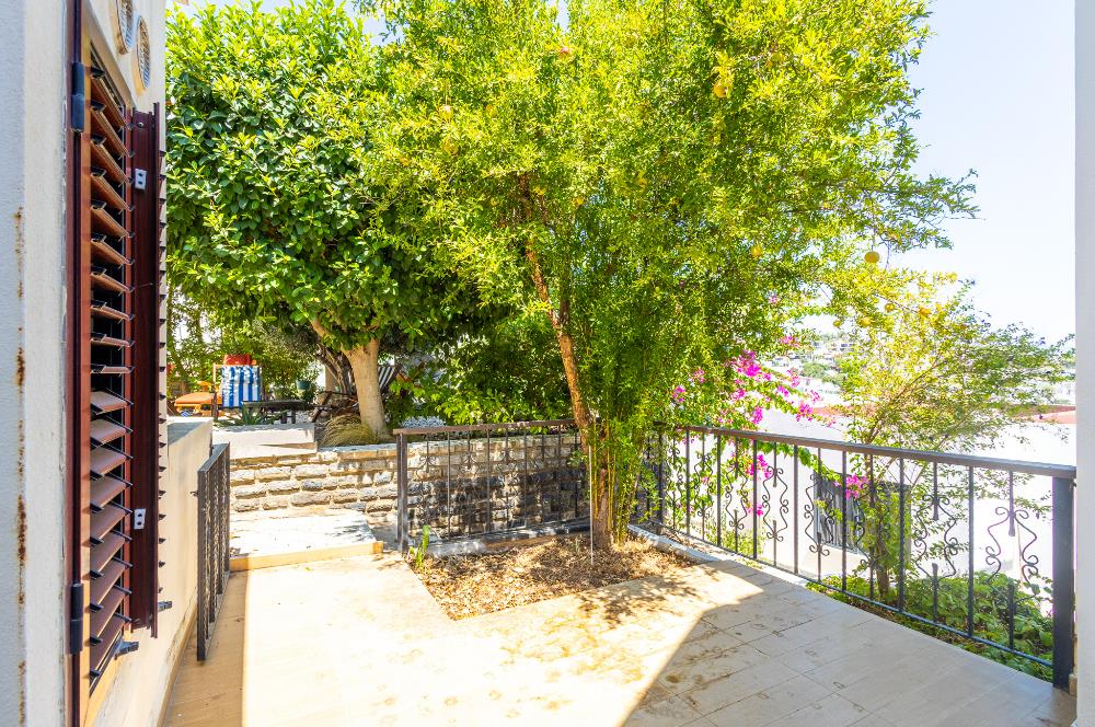 Bodrum Bitez Aktur Sitesinde Deniz Manzaralı 3+1 Satılık Villa