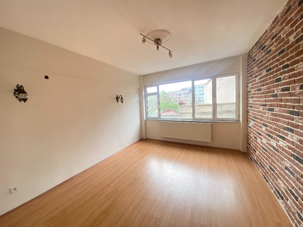 Harbiye'de 1+1 Kiralık Daire
