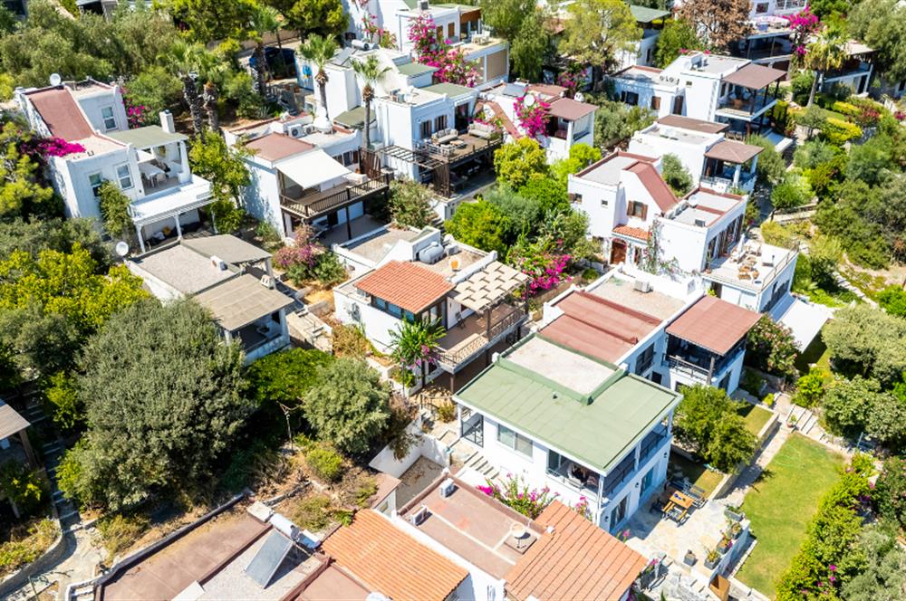 Bodrum Bitez Aktur Sitesinde Deniz Manzaralı 3+1 Satılık Villa