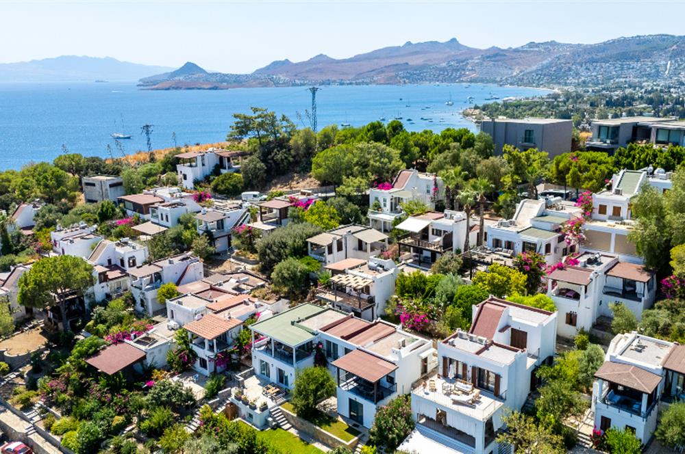 Bodrum Bitez Aktur Sitesinde Deniz Manzaralı 3+1 Satılık Villa