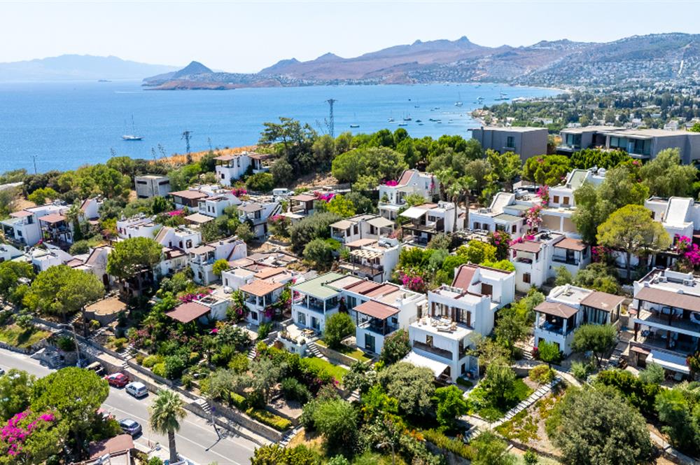 Bodrum Bitez Aktur Sitesinde Deniz Manzaralı 3+1 Satılık Villa