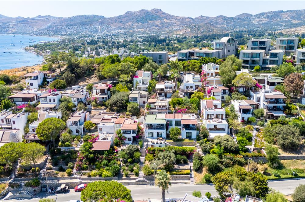 Bodrum Bitez Aktur Sitesinde Deniz Manzaralı 3+1 Satılık Villa