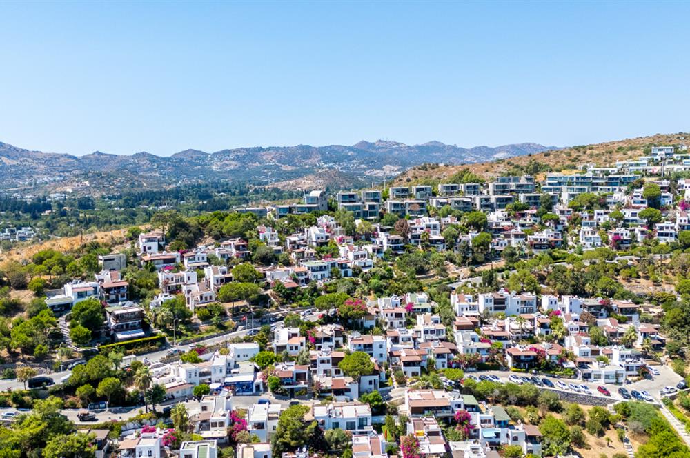 Bodrum Bitez Aktur Sitesinde Deniz Manzaralı 3+1 Satılık Villa